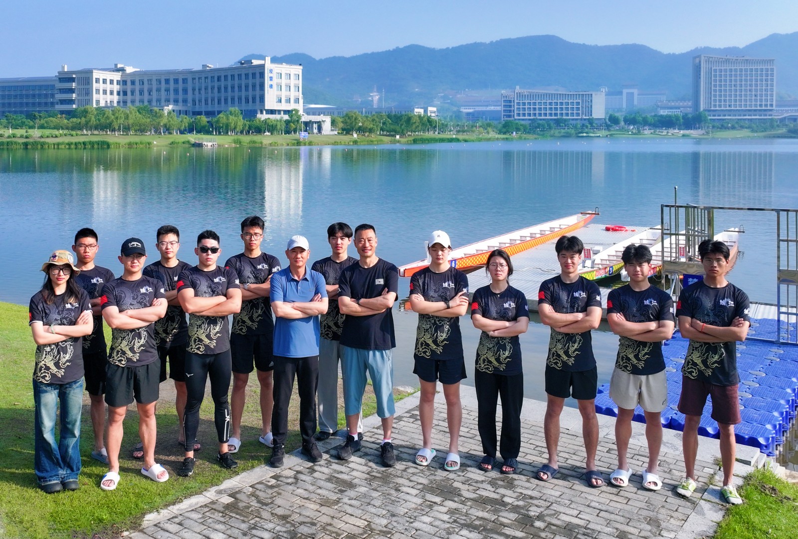 码头合影.jpg